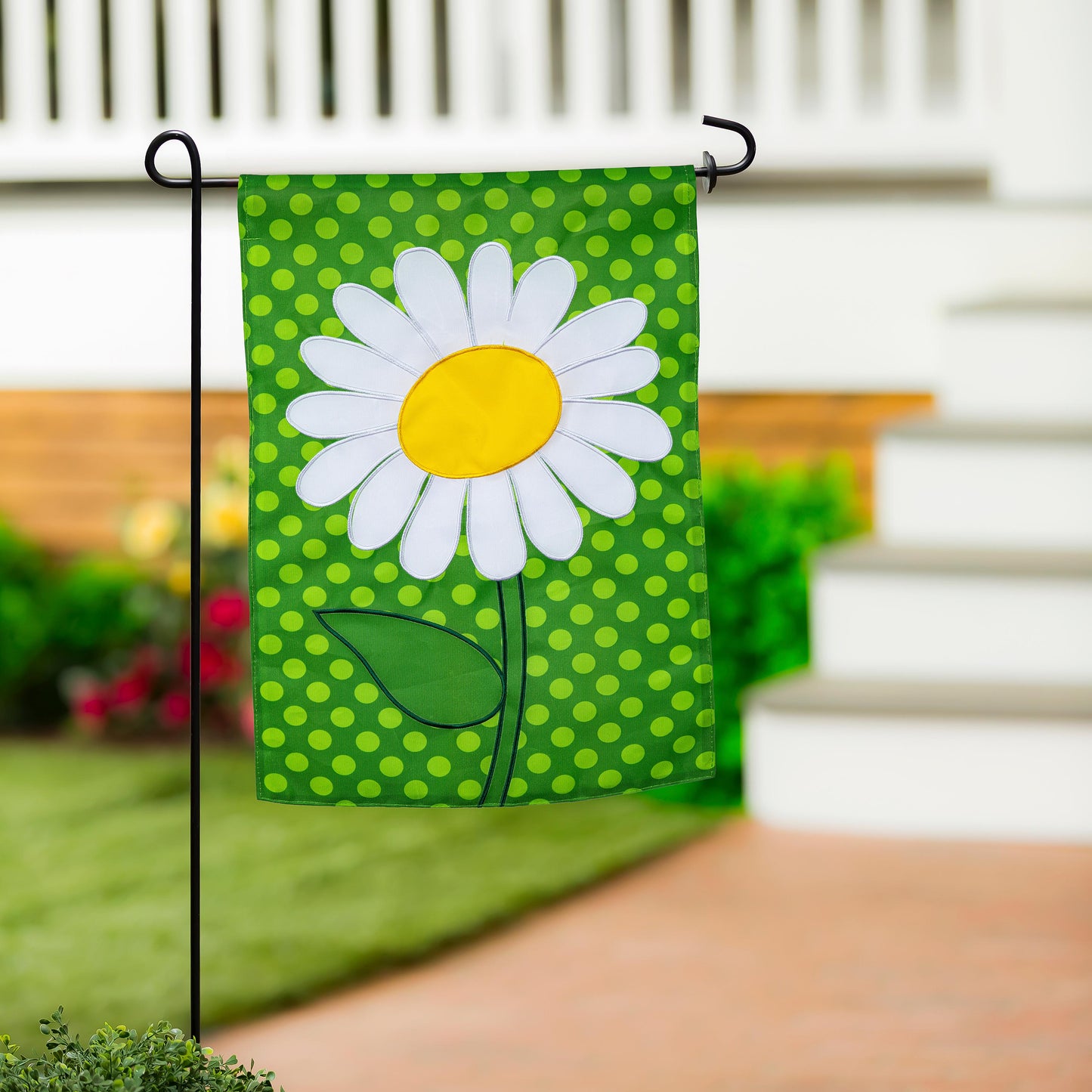White Daisy Basic Applique Garden Flag