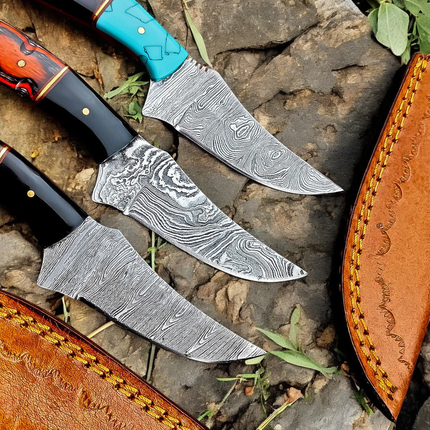 "TimberForge Damascus Hunting Knife – Premium Handmade Craftsmanship"