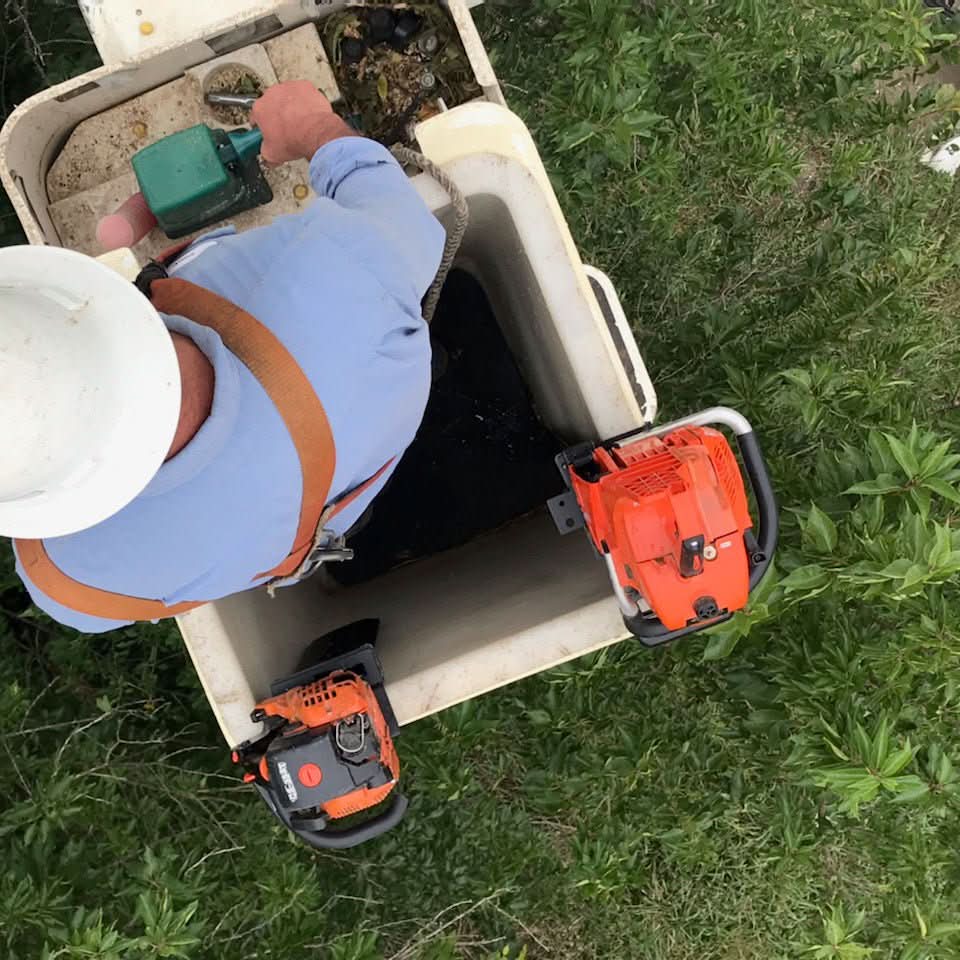 SawHaul Mount for Fiberglass Insulated Aerial Bucket Trucks