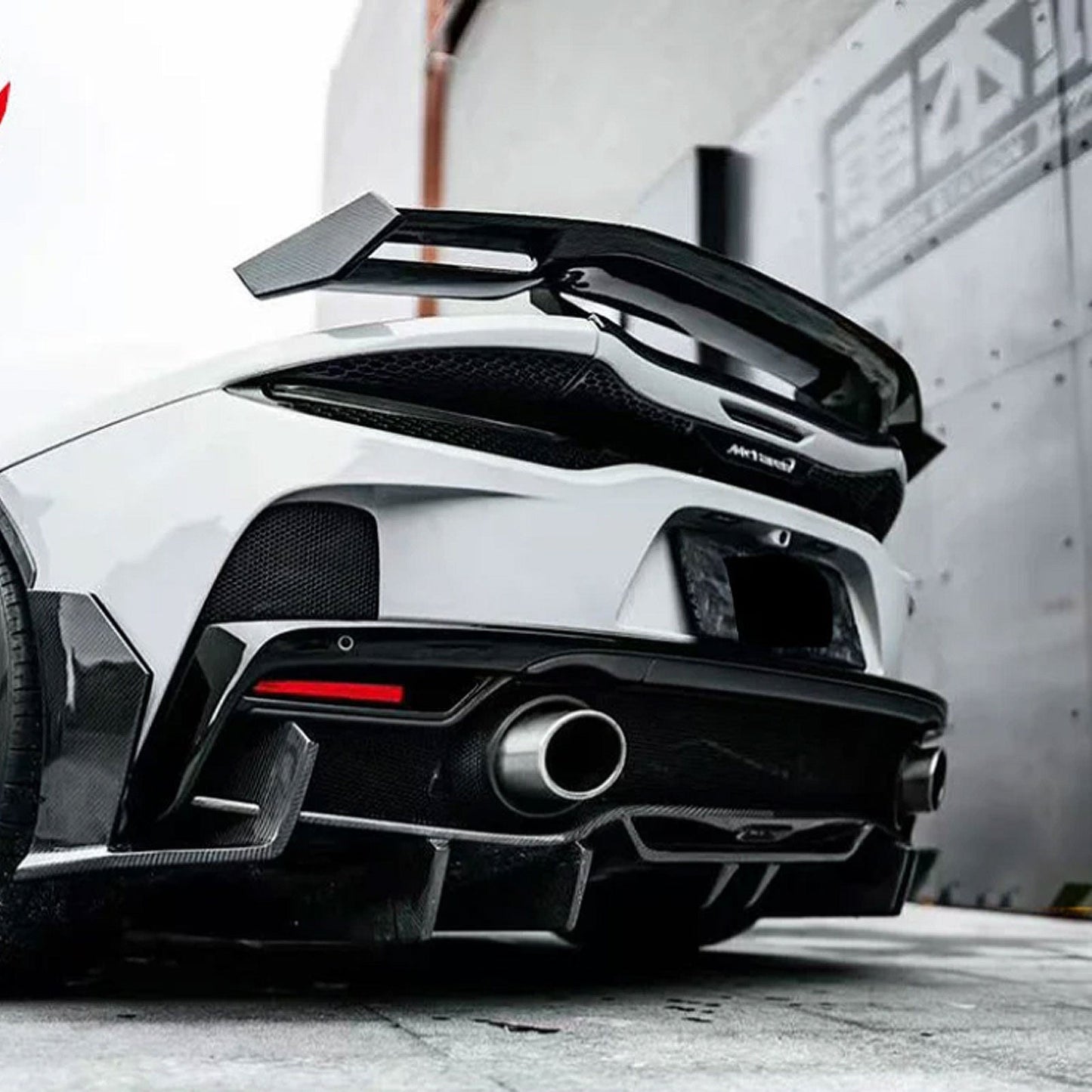 PRO Style Carbon Fiber Vented Aerodynamic Trunk Wing Spoiler for McLaren GT