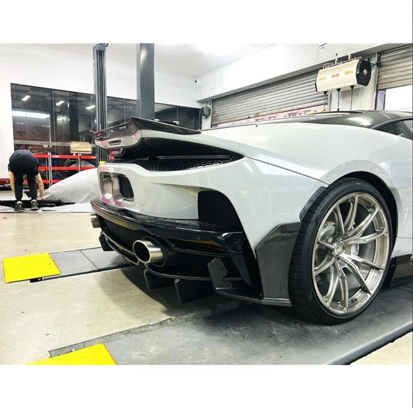 MWD Style Dry Carbon Fiber Trunk Wing Spoiler for McLaren GT